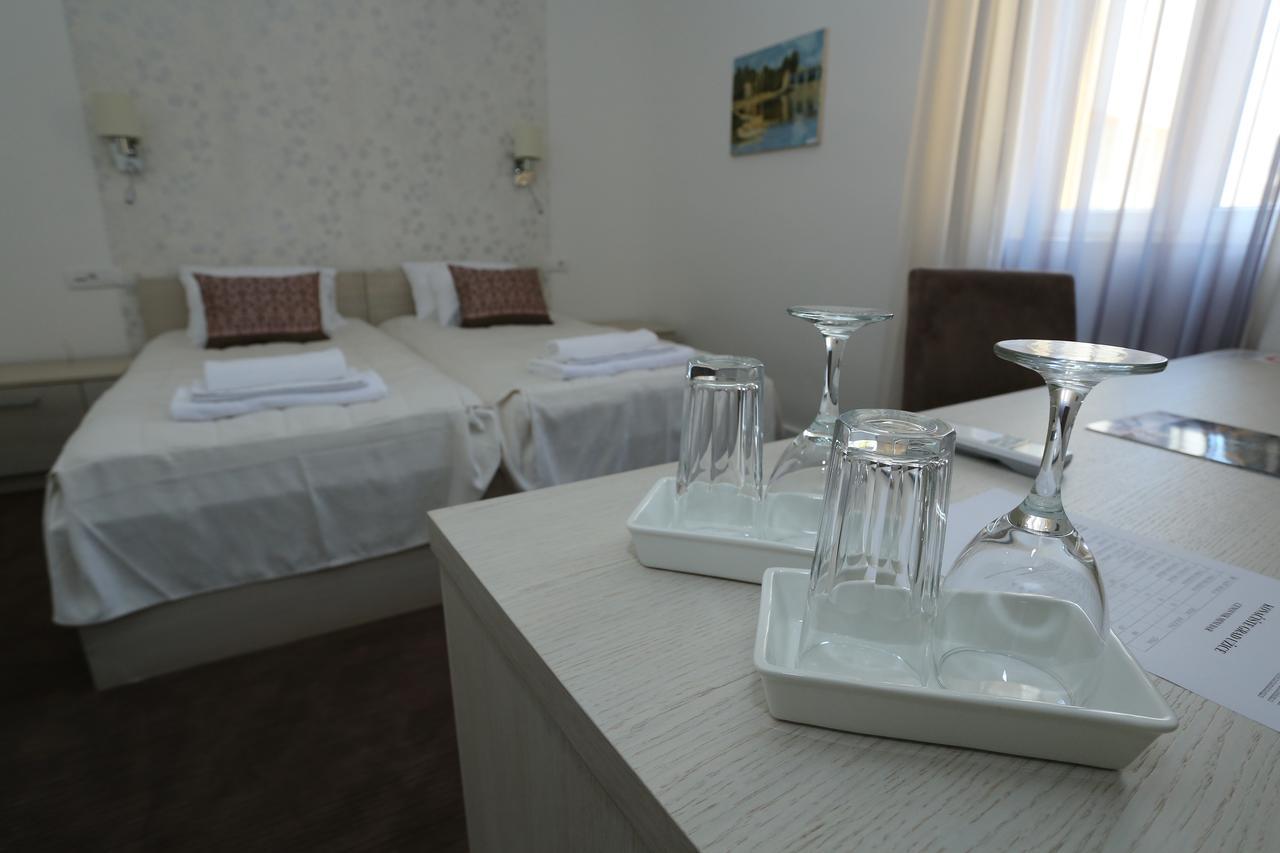 Konaciste Grad B&B Uzice Ngoại thất bức ảnh